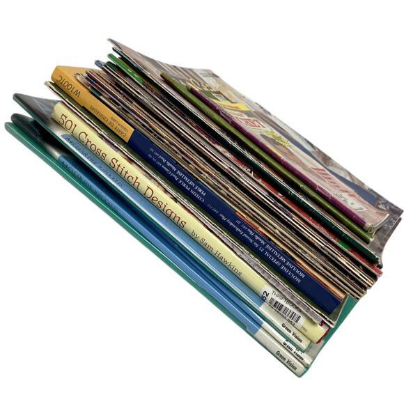 Lot of Cross Stitch & Needlework Magazines, Books, Crochet, Patterns, DMC Cards - Picture 2 of 6
